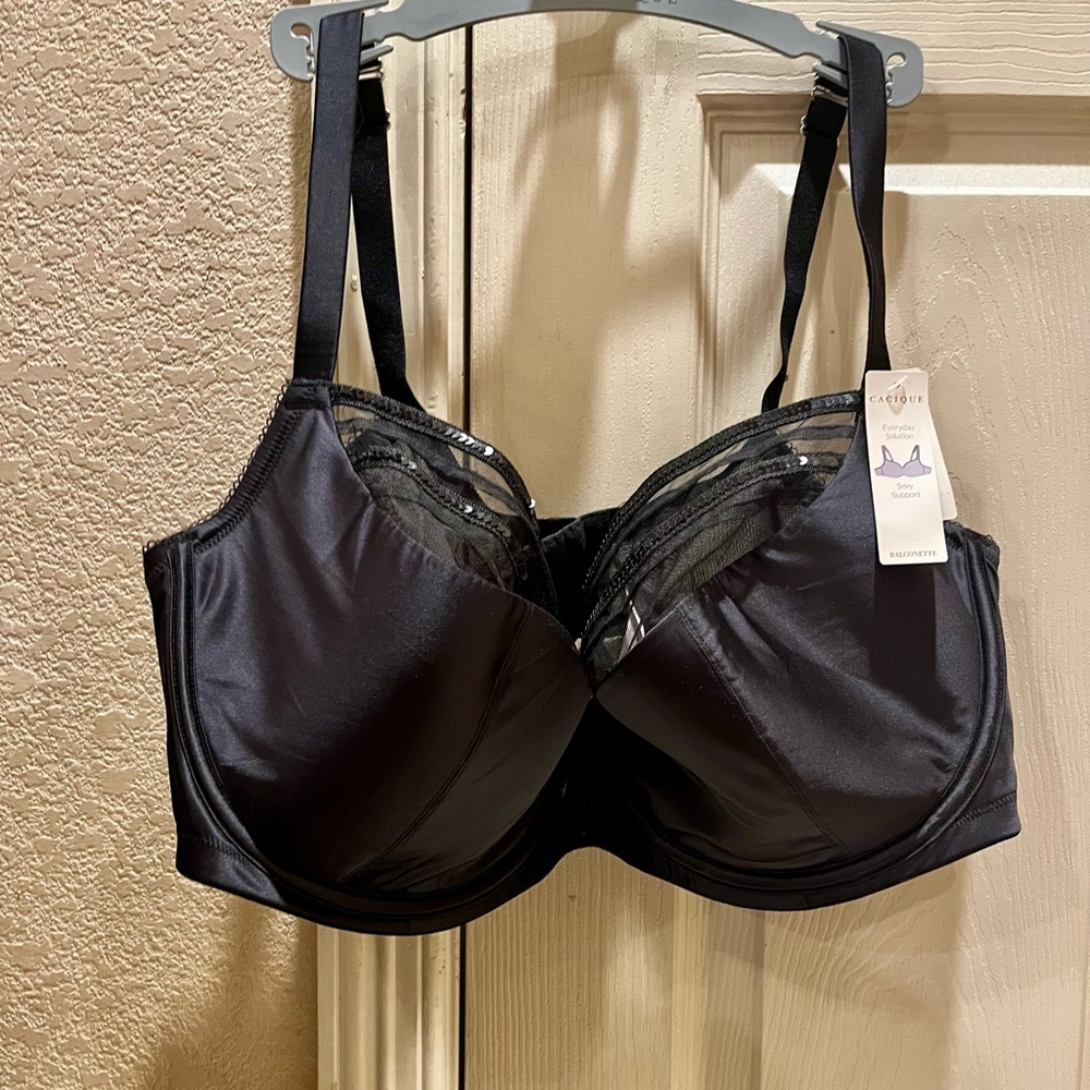 New with Tags Seriously Sexy Cacique Sequin Bra